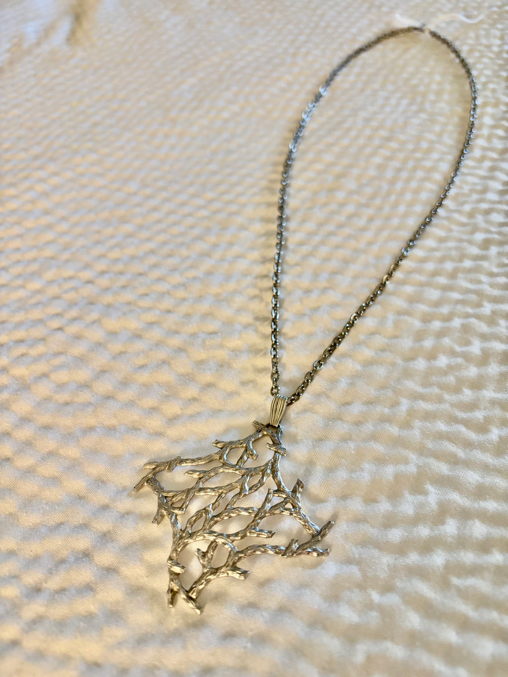 Magical Vintage Van Dell Pendant & Chain