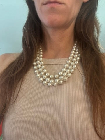 Sexy faux pearl triple strand vintage necklace with elegant clasp