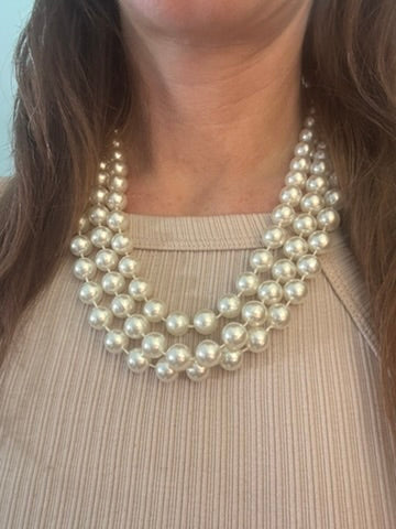 Sexy faux pearl triple strand vintage necklace with elegant clasp