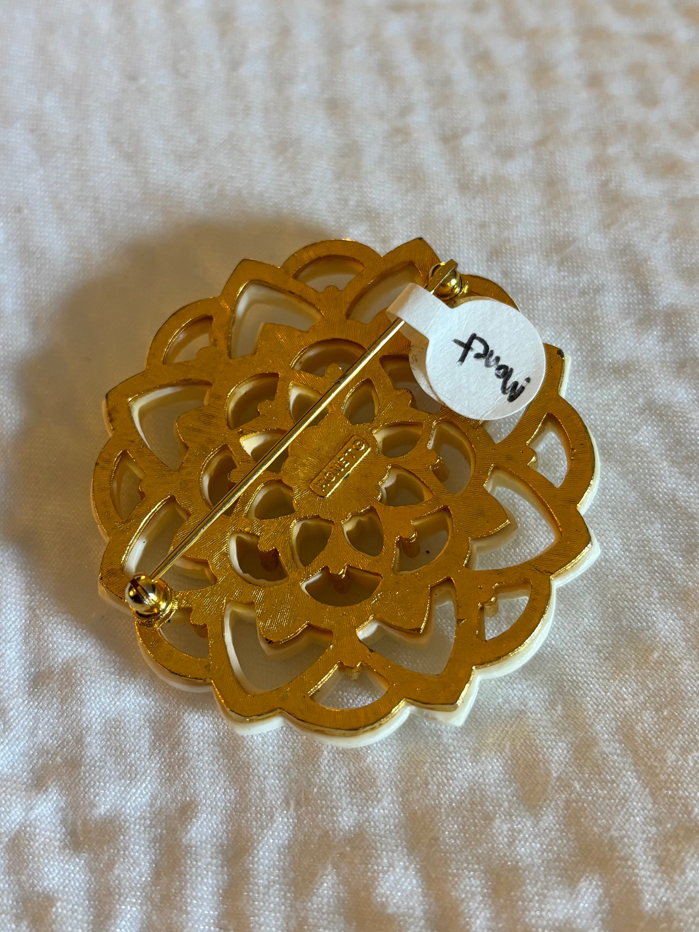 Sweet Monet Vintage Mum Brooch