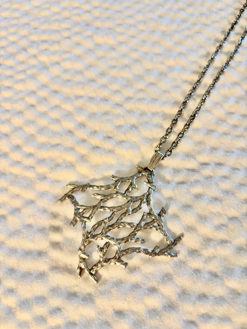 Magical Vintage Van Dell Pendant & Chain