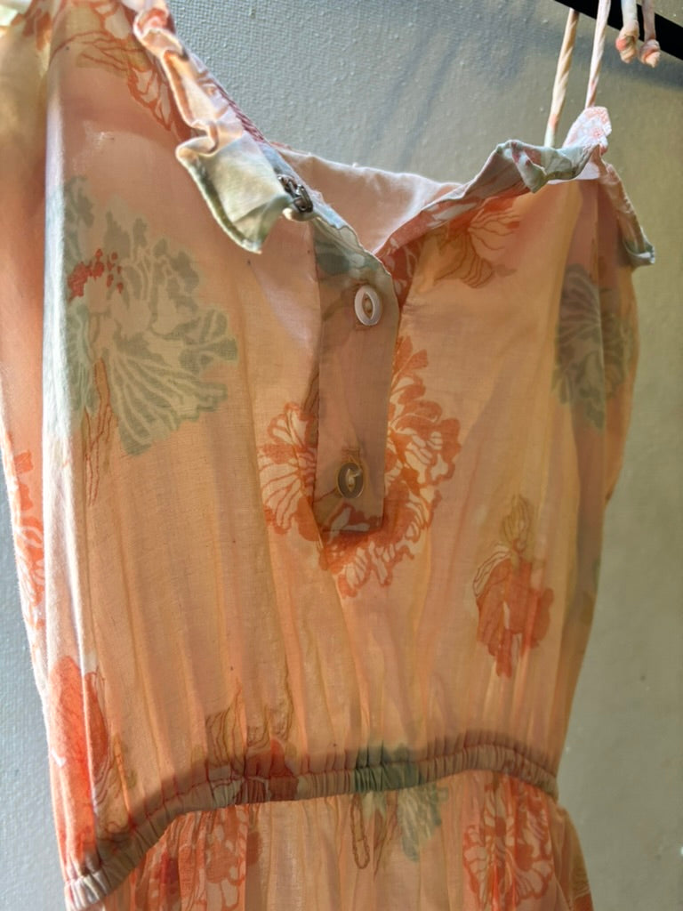 Gorgeous 1950’s Peach Floral Summer Dress