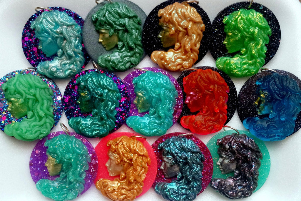 Gorgeous Hand-made Resin Medusa Cameo Pendant