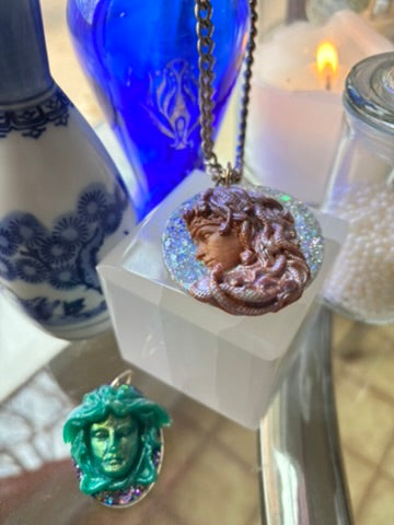 Gorgeous Hand-made Resin Medusa Cameo Pendant